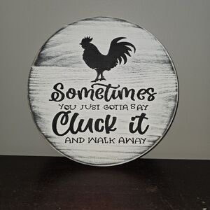 BRAND NEW Handmade 10" Round Farmhouse Rooster Sign